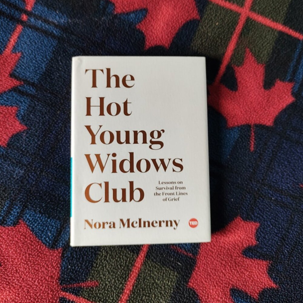 📚 3/$15 or 5/$20 📚 Book - The Hot Young Widows Club